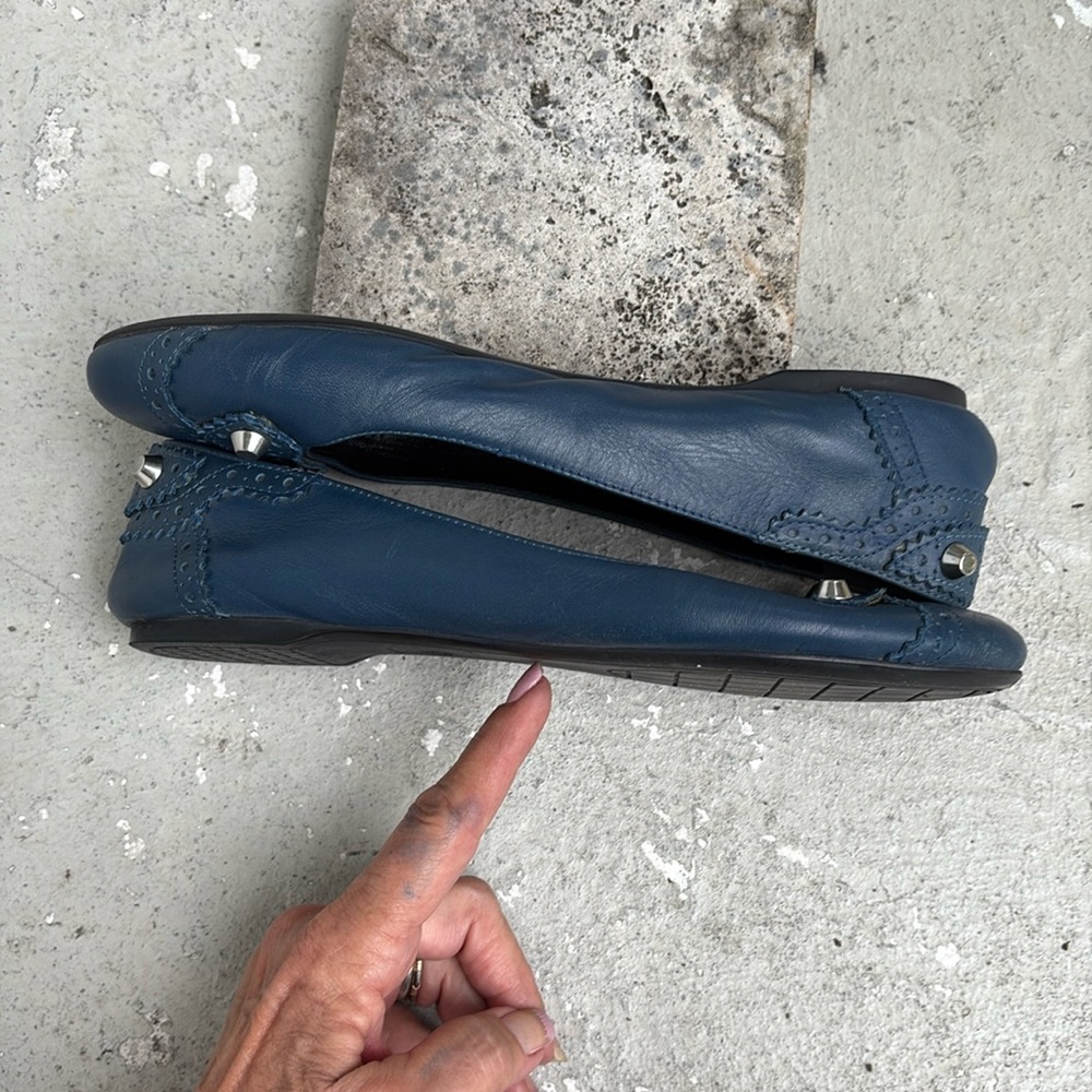 Balenciaga Arena silver stud flats - Picture 2 of 9